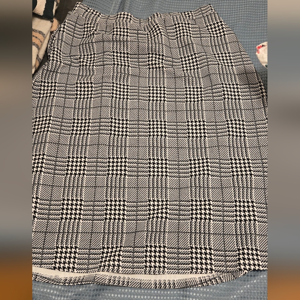 Black and White Plaid Skirt